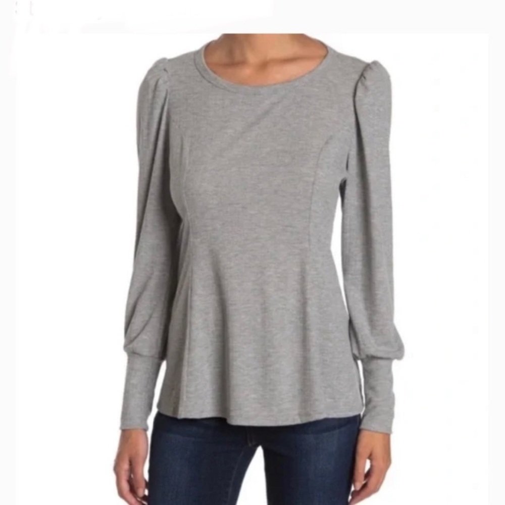 🎀 5/$20 🎀 NWT Status By Chenault Puff Shoulder Textured Knit Top in Gray